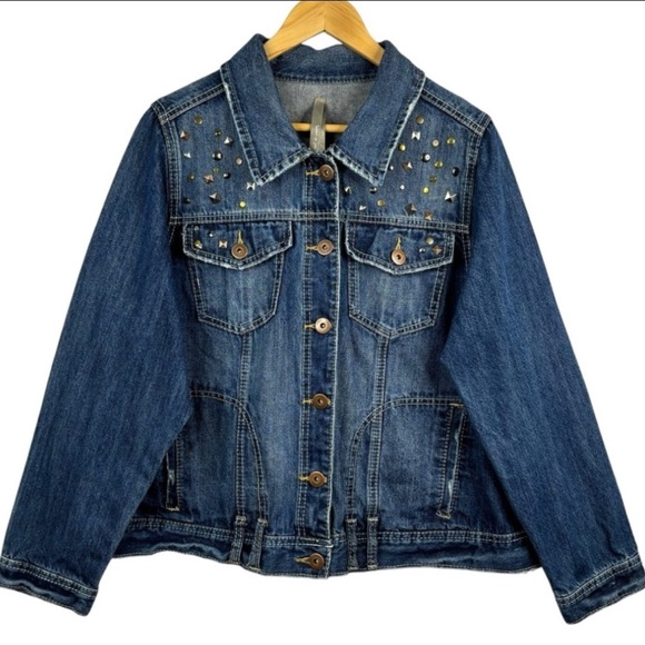 Reitman’s Denim 4 Pocket Trucker Style Jean Jacket with metal stud detail 1X - Picture 13 of 13